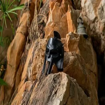 Шипастый шлем гладиатора Максимуса