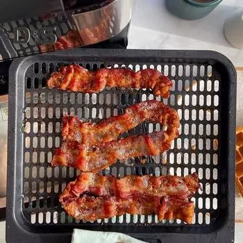 Широкий лоток для приготовления пищи. Удобный, практичный и прочный лоток для аэрофритюрниц. чёрный