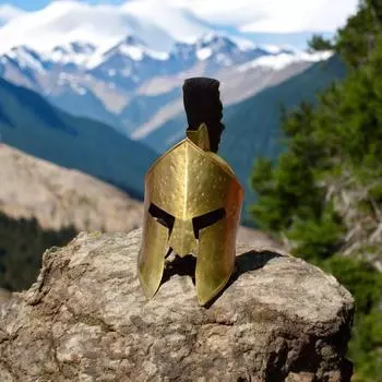 Шлем царя Леонида, Великий фильм Спарта 300 с деревянной подставкой, Бронированный шлем, Домашний декор, Уникальный выставочный шлем, Шлем спартанца с боевыми повреждениями