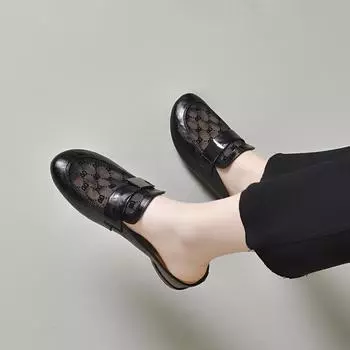 Шлепанцы на плоской подошве женские для улицы летние новые с сеткой на носке и квадратной пряжкой с низким каблуком ленивые шлепанцы 34