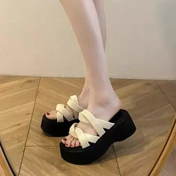 Шлепанцы на толстой подошве маффин, женская летняя обувь, новые модели с юбками, высококлассные, красивые и прохладные шлепанцы 35 бежевый