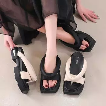 Шлепанцы с толстой подошвой, летняя женская обувь 2024 года, повседневная новая пляжная римская обувь, туфли для улицы, сандалии с квадратным носком и зажимом на носке 35 чёрный