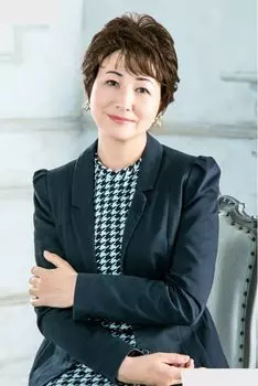 Шляпа смешанный темный [Присцилла] парик, расслабленный, кудри, короткий, термостойкий, коричневый, BO-08-TDB