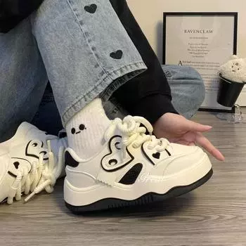 Shoes women s 2025 autumn new popular retro casual original niche college wind board shoes women s bread sports shoes 35 розовый