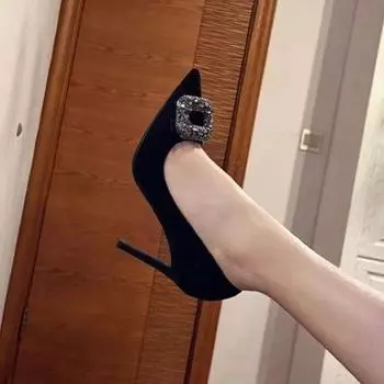 Shoes women s pure desire wind 2025 new Korean version of rhinestone high heels women s pointed head shallow mouth commuting thin heel French sin 34