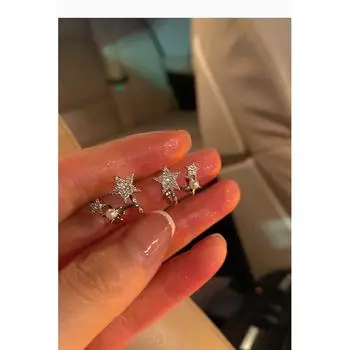 Shop Owner Recommend Full Diamond Star Elegance Earrings for Ladies A pair of silver star earrings