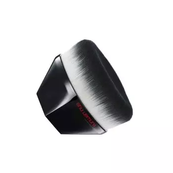 shu uemura gloss 55 тональная основа кисть