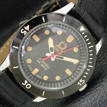 ШВЕЙЦАРСКИЕ 40 ММ МУЖСКИЕ ЧАСЫ TITUS ВОССТАНОВЛЕННЫЕ С ПОВОРОТНЫМ БЕЗЕЛЕМ И ЧЕРНЫМ ЦИФЕРБЛАТОМ a430786-2 R104-a430786