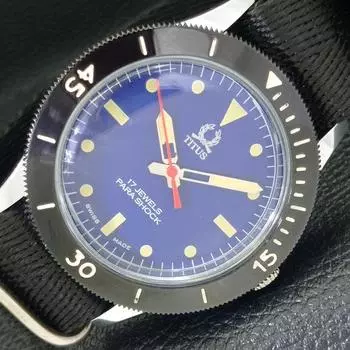 ШВЕЙЦАРСКИЕ МУЖСКИЕ ВОССТАНОВЛЕННЫЕ 40 ММ ЧАСЫ TITUS С ПОВОРОТНЫМ БЕЗЕЛЕМ И СИНИМ ЦИФЕРБЛАТОМ 430556-2 R103-a430556