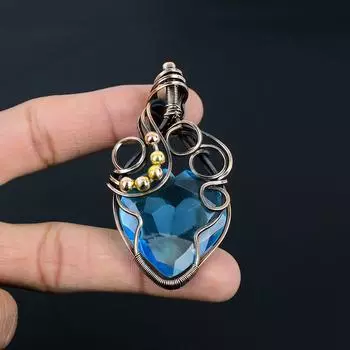 Швейцарский голубой топаз, драгоценный камень, чистая медная проволока, обернутая красивой ювелирной подвеской ручной работы 2.56 Inches синий