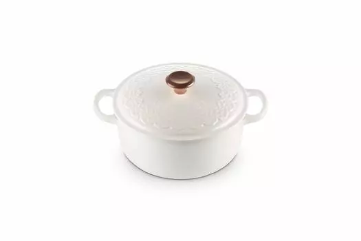 Signature Cocotte Ronde 20см Кружевной рельефный хлопок (Медная ручка)