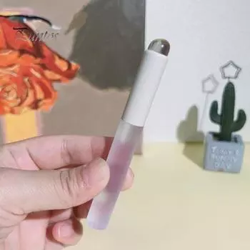 Силиконовая кисть для губ Мягкий аппликатор на кончиках пальцев Подробная кисть для губ с длительным сроком службы для равномерного матового покрытия белый