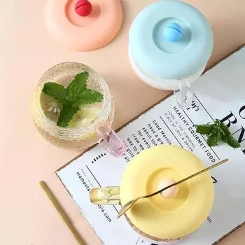 Силиконовая крышка для чашки с шаровидной ручкой. Держатель для ложки. Пищевая термостойкость. Пыленепроницаемая. Герметичная универсальная круглая чашка. Стеклянная крышка для кружки. жёлтый