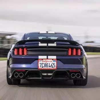 Силиконовые рамки для номерных знаков, держатели для передних и задних автомобильных номерных знаков, устойчивые к царапинам и погодным условиям, автомобильные бирки с красный