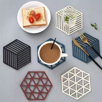 Силиконовый коврик для стола, теплоизоляционный коврик, коврик Nordic против ожогов, коврик для миски, коврик для бытовой кухонной кастрюли, коврик для тарелок, купер, коврик для посуды, подставка для столовых приборов Four pieces of clothing