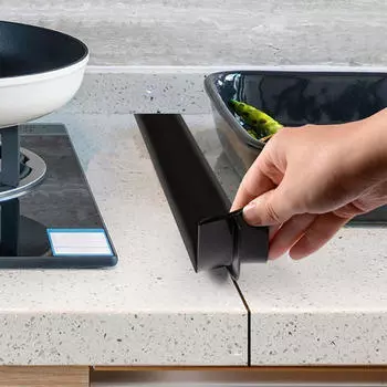 Силиконовый кухонный заполнитель для щелей между плитой и столешницей чёрный