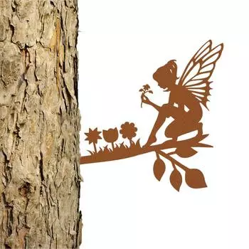 Силуэт феи на ветке, собирающей цветы Добавьте нотку элегантности и очарования декору с помощью этого потрясающего настенного искусства из металла бежевый