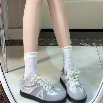 Silver skateboard shoes women s 2024 new lace sweet color matching German training shoes academy style daily casual board shoes 35 серебряный