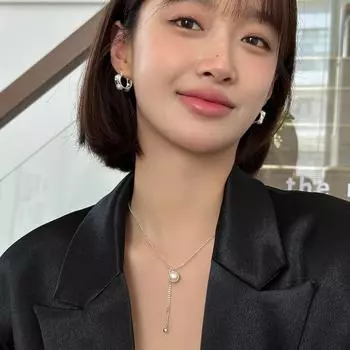 Simple and exquisite pearl earrings women s ins niche design sense high-end twist edge silver needle earrings summer new ear buckles 925 silver needles