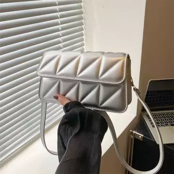 Simple and fashionable messenger bag, simple shoulder bag, small bag 2024 summer new trend Korean version of foreign style small square bag чёрный