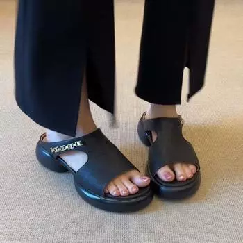 Simple black thick-soled sandals, new summer fashion is not tired, and slippers are versatile casual women s shoes. 35