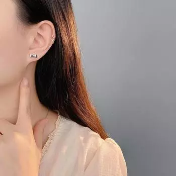 Простые глянцевые серьги-пусеты с бантиками для женщин, универсальный милый нишевый дизайн