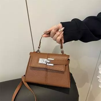 Simple hand carry small square bag 2025 spring feeling fashion versatile trend shoulder bag casual messenger bag чёрный