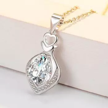Simple Personality, Slightly Inlaid Zircon Water Drop Heart-Shaped Pendant, Femininity Product, Collarbone Necklace.