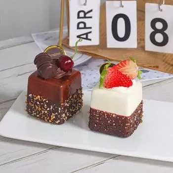 Simulated Bread Model Fruit Cake Model Strawberry Toy