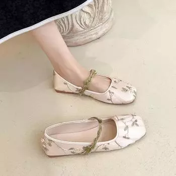Single shoes embroidered shoes versatile Mary Jane single shoes women cheongsam tea shoes women 35