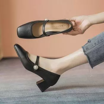 Single shoes women s medium heel Mary square head rare shoes 2025 spring new shallow mouth French skirt single shoes high heels leather shoes 34 чёрный