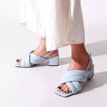 Синие кожаные женские сандалии Bebe