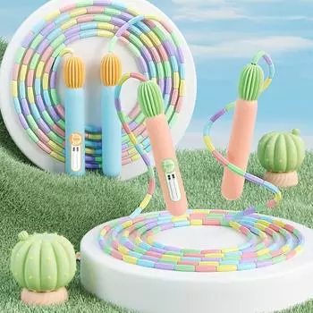 Скакалка для упражнений для детей — легко регулируемая сегментированная скакалка для детей — прочные небьющиеся бусины для улицы — легкий вес и не спутываются