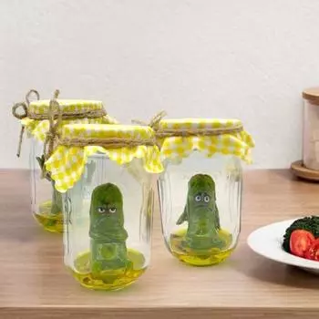 Скульптура сварливого маринованного огурца в прозрачной банке. Грустная тревожная фигурка из маринованных огурцов. Статуя. Украшение для домашнего офиса и рабочего стола. Рождественский подарок. C
