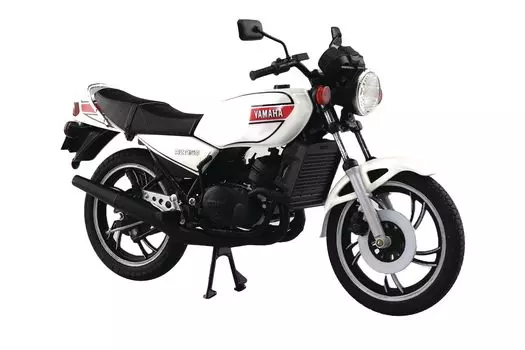 Skynet Completed Bike Yamaha RZ250 New Pearl White 1/12