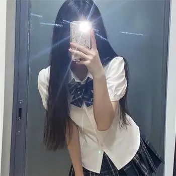 Сладкий и острый двухкомпонентный костюм в академическом стиле: Приталенная рубашка JK с завязкой и юбка в французскую клетку XS