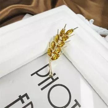 Слегка инкрустированная золотая брошь в виде колоска пшеницы, модная и милая, простая, темпераментная, маленькая, элегантная булавка