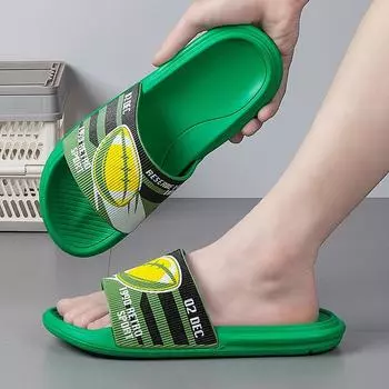 Slippers men s new EVA slippers household men s soft bottom stepping on shit feeling one word cartoon slippers slippers 39 чёрный