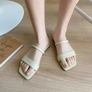 Тапочки женские 2024 новые женские туфли без застежек летние тапочки с открытым носком квадратной формы женская верхняя одежда на плоской подошве пляжные однотонные шлепанцы 35 бежевый