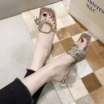 Slippers women s outer wear 2025 summer new Internet celebrity crystal transparent versatile thick heel medium heel super fire ins tide sandals 35