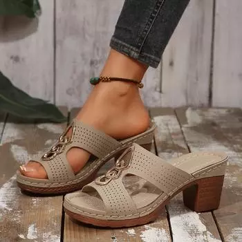 Slope heel flower cool slippers women s 2025 summer new European and American foreign trade large size thick heel metal decorative beach slippers 36 синий