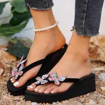 Тапочки со стразами и покатым каблуком, женская летняя модная верхняя одежда, сандалии для пляжа, классные тапочки, нескользящие шлепанцы с толстой подошвой и покатым каблуком 36 розовый