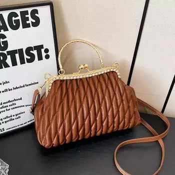 Сложенная женская городская простая переносная маленькая квадратная сумка-мессенджер с цепочкой белый