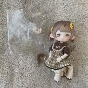 Случайная фигурка из коробки пенни