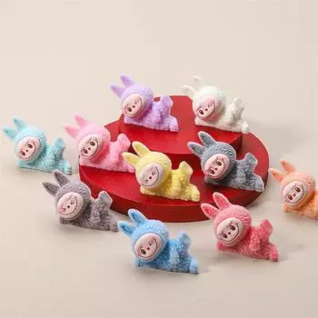 Случайный один мультфильм милый стекающийся бок лежащая кукла Лабубу игрушечная машинка украшение домашний декор рабочего стола кукольный домик реквизит аксессуары своими руками подарок