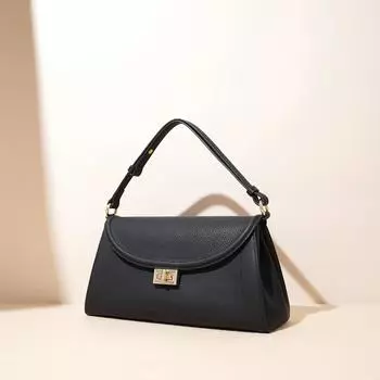 Small and Exquisite Handbag Made of Top-grain Leather That Can Be Carried By Hand, Underarm or Crossbody In Spring коричневый