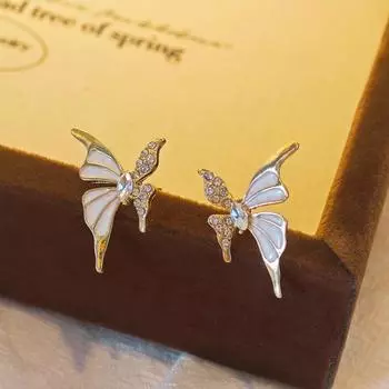 Small And Exquisite Liquid Butterfly Stud Earrings Women S Light Luxury High-End Temperament Earrings French Niche Unique Earrings
