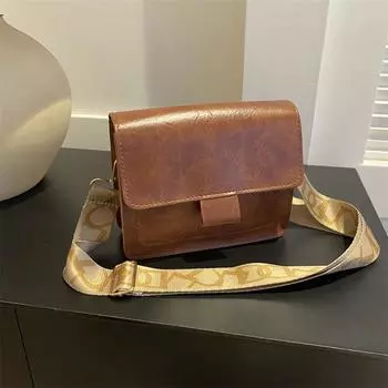 Small bag women s 2024 winter new trendy casual simple fashion small square bag retro large capacity shoulder messenger bag чёрный