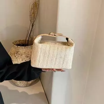 Маленькая женская сумка 2024 года, новая корейская версия, модная плетеная портативная сумка через плечо, модная пляжная соломенная сумка чёрный