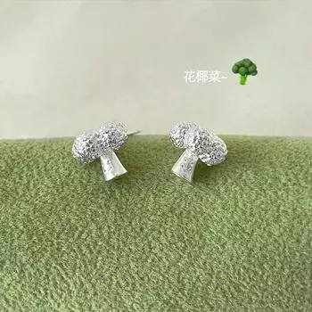 Small fresh and cute cauliflower stud earrings exquisite niche high-end silver needle smiley face earrings daily versatile earrings 925 silver needle
